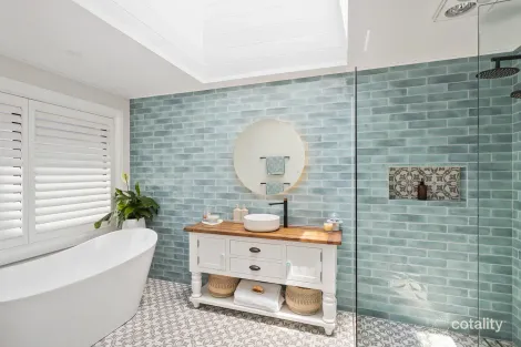 Property photo of 40 Jervis Drive Illawong NSW 2234