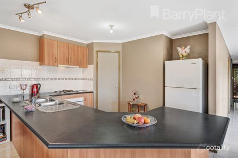 Property photo of 12 Fiona Court Werribee VIC 3030