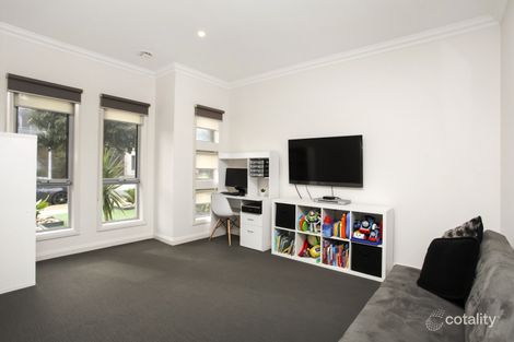 Property photo of 7 Damaine Circuit Caroline Springs VIC 3023
