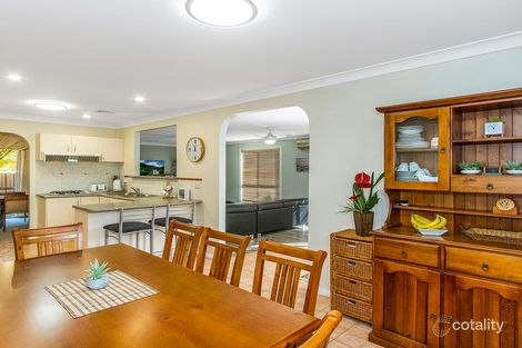 Property photo of 5 McKellar Close Point Clare NSW 2250