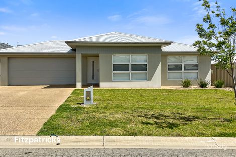 Property photo of 15 Darcy Drive Boorooma NSW 2650