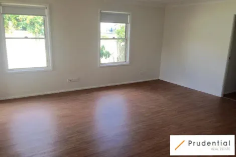 Property photo of 82 Fenton Crescent Minto NSW 2566