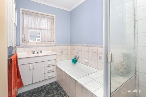 Property photo of 7 Leawarra Crescent Delacombe VIC 3356