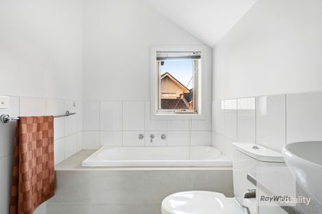 Property photo of 9/26 Hillcrest Drive Westmeadows VIC 3049