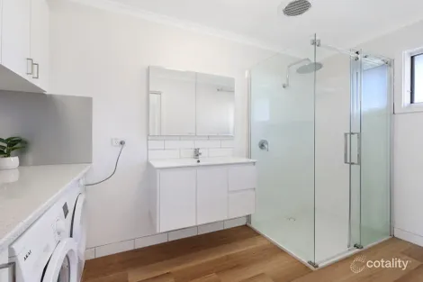 Property photo of 32 Carolyn Crescent Warrnambool VIC 3280