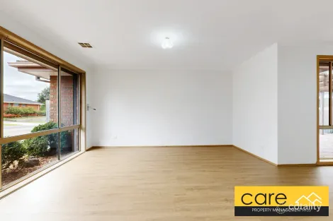 Property photo of 11 Gleneadie Close Hampton Park VIC 3976