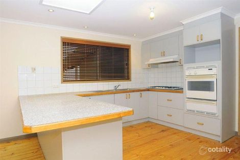 Property photo of 15 Metcalf Crescent Rowville VIC 3178