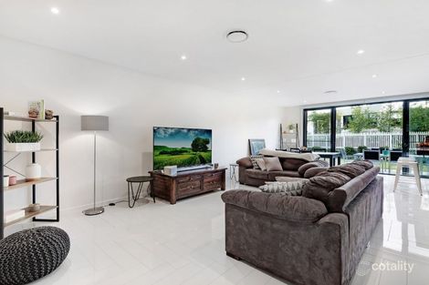 Property photo of 76 Theatre Drive Benowa QLD 4217