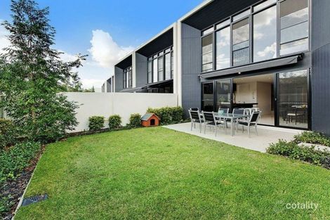 Property photo of 76 Theatre Drive Benowa QLD 4217