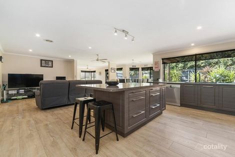 Property photo of 1 Sandalwood Grove Carrum Downs VIC 3201