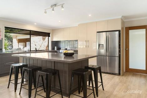 Property photo of 1 Sandalwood Grove Carrum Downs VIC 3201