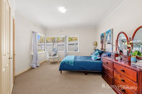 Property photo of 2 Ruthven Street Macleod VIC 3085