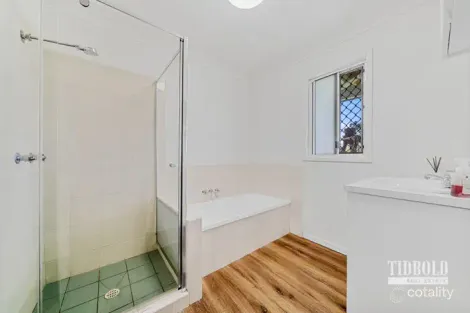 Property photo of 32 Pear Street Redland Bay QLD 4165