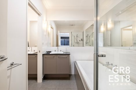 Property photo of 29 Crepe Avenue Cranbourne West VIC 3977