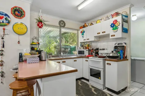 Property photo of 1/38 Cambridge Street Silkstone QLD 4304
