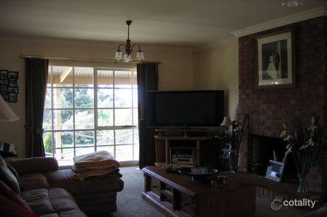 Property photo of 93 Ochiltrees Road Romsey VIC 3434