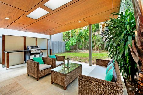 2/49 Burra St, Surfers Paradise, QLD 4217