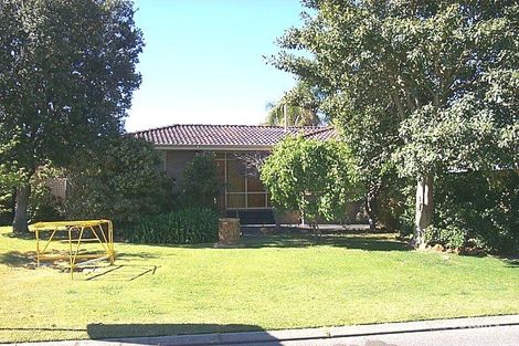 18 Bentwood Ave, Woodlands, WA 6018