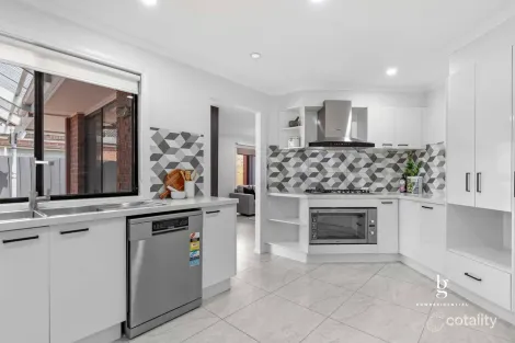 Property photo of 16 Aneta Avenue Hillside VIC 3037