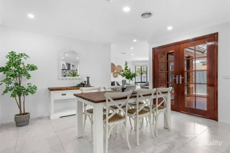 Property photo of 16 Aneta Avenue Hillside VIC 3037