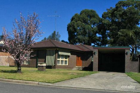 4 Charlton Pl, St Clair, NSW 2759