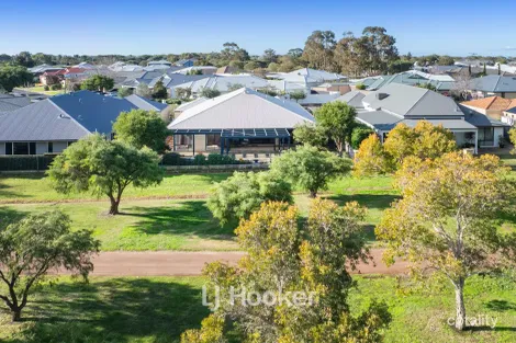 Property photo of 20 Troon Loop Dunsborough WA 6281