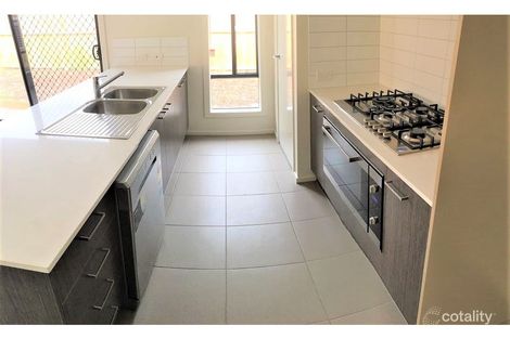 Property photo of 10 Grain Road Wyndham Vale VIC 3024