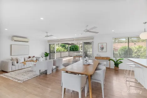 Property photo of 4 Kyooma Close Buff Point NSW 2262