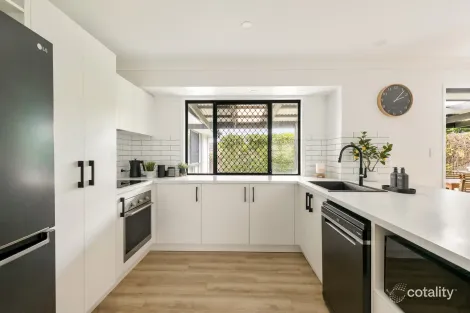 Property photo of 3 Leanne Close McDowall QLD 4053