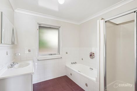 Property photo of 1 Dubbo Court Helensvale QLD 4212