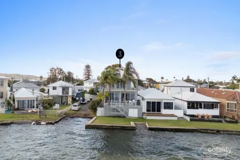 Property photo of 1 Marks Parade Marks Point NSW 2280