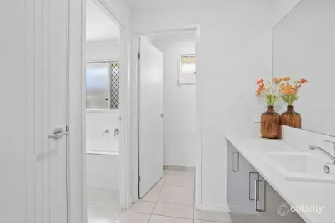 Property photo of 6 Kambu Close Karalee QLD 4306