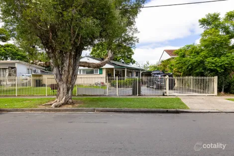 Property photo of 24 Willan Drive Cartwright NSW 2168