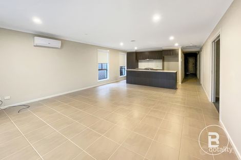 Property photo of 11 Cowley Court Canadian VIC 3350