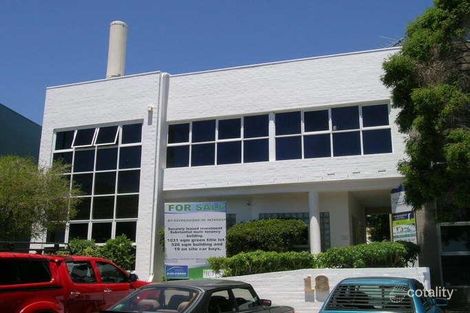 8 Kearns Cres, Ardross, WA 6153