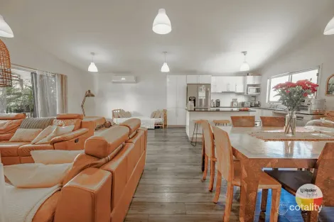 3 Forest Hill Rd, Russell Island, QLD 4184