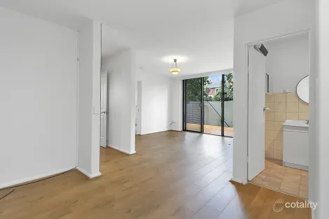 1/28 Pine Ave, Elwood, VIC 3184
