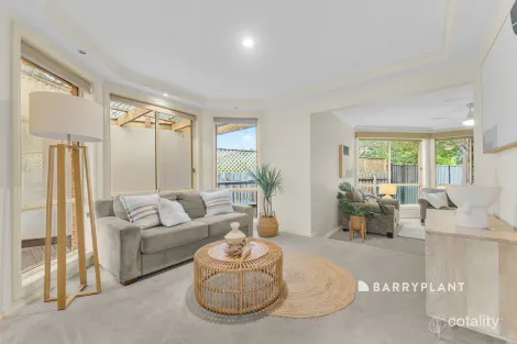 Property photo of 7 Ingram Close Narre Warren VIC 3805