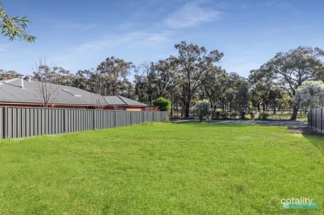 Property photo of 30 Kingston Drive Eaglehawk VIC 3556