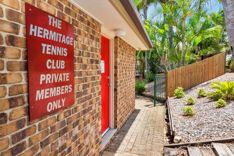 Property photo of 11 Hermitage Close Ashmore QLD 4214