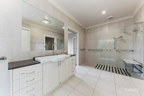 Property photo of 2/5 Charles Street Drouin VIC 3818