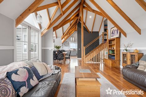 Property photo of 2 Valley Park Drive Mooroolbark VIC 3138