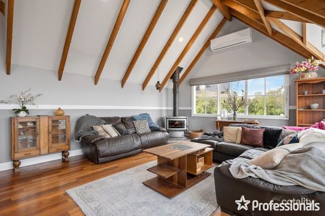 Property photo of 2 Valley Park Drive Mooroolbark VIC 3138