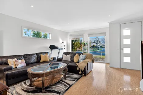 Property photo of 2/20 Sovereign Boulevard Harkness VIC 3337