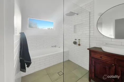 Property photo of 18 Bieske Road Grovedale VIC 3216