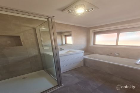 Property photo of 13 Creswick Court Roxburgh Park VIC 3064