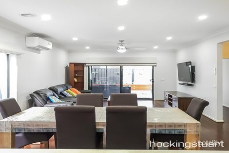 Property photo of 43 Carver Circuit Wollert VIC 3750
