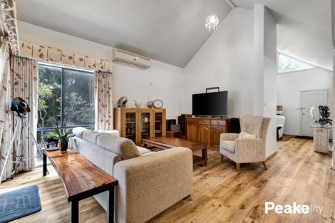 Property photo of 8 Normanton Place Berwick VIC 3806