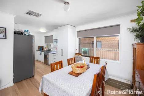 Property photo of 3 Pugsley Avenue Estella NSW 2650