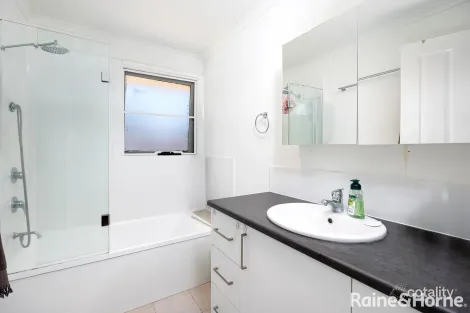 Property photo of 3 Pugsley Avenue Estella NSW 2650